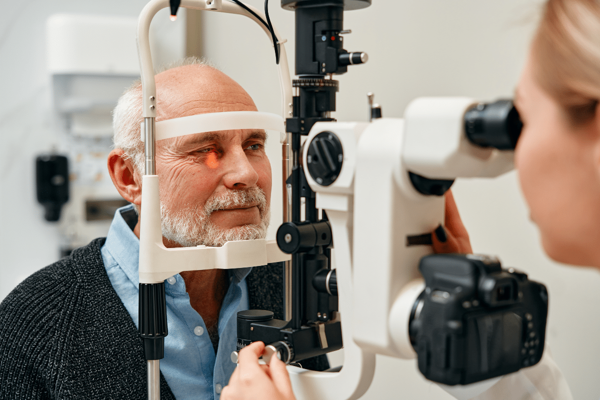 Troubles et maladies oculaires : guide complet et solutions naturelles